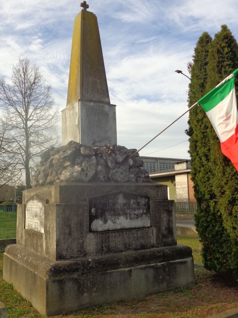 Monumento Ai Caduti Di San Matteo Delle Chiaviche (MN) | Pietre Della ...